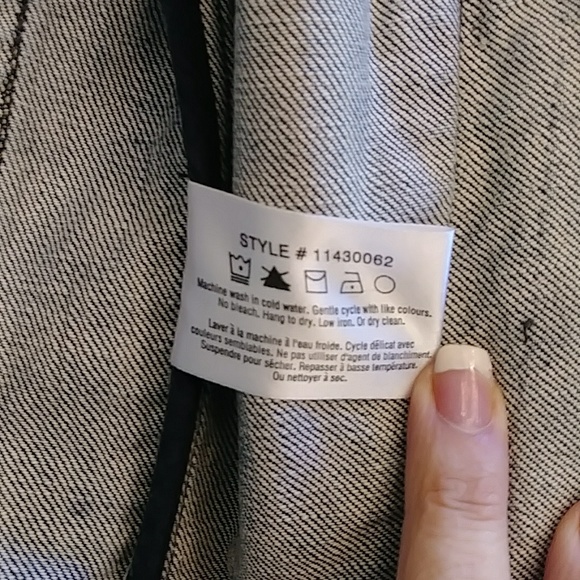 Club Monaco denim jean jacket sz S/XS - Picture 5 of 7